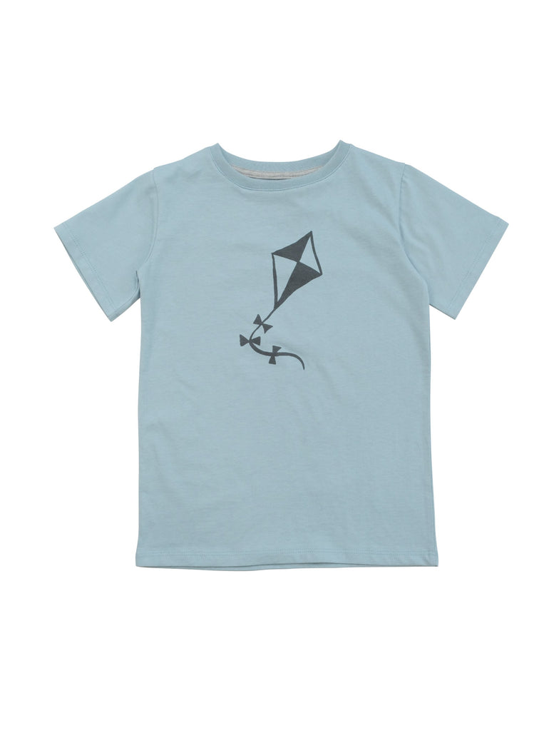 T-shirt with our all over kite print. Unisex model with round neck and straight fit. Made of 100% organic cotton in Portugal